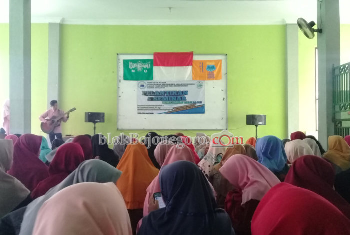 Maba IAI Sunan Giri Antusias Ikuti Seminar Pembuatan Makalah